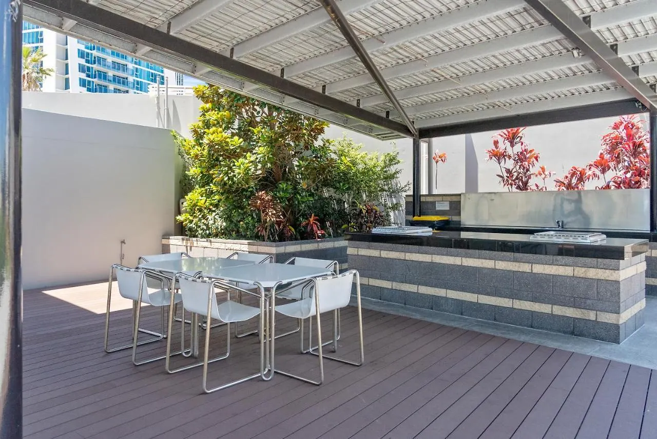 Circle On Cavil Subpenthouse 4Brm Lv52! Ocean View Apartment Gold Coast