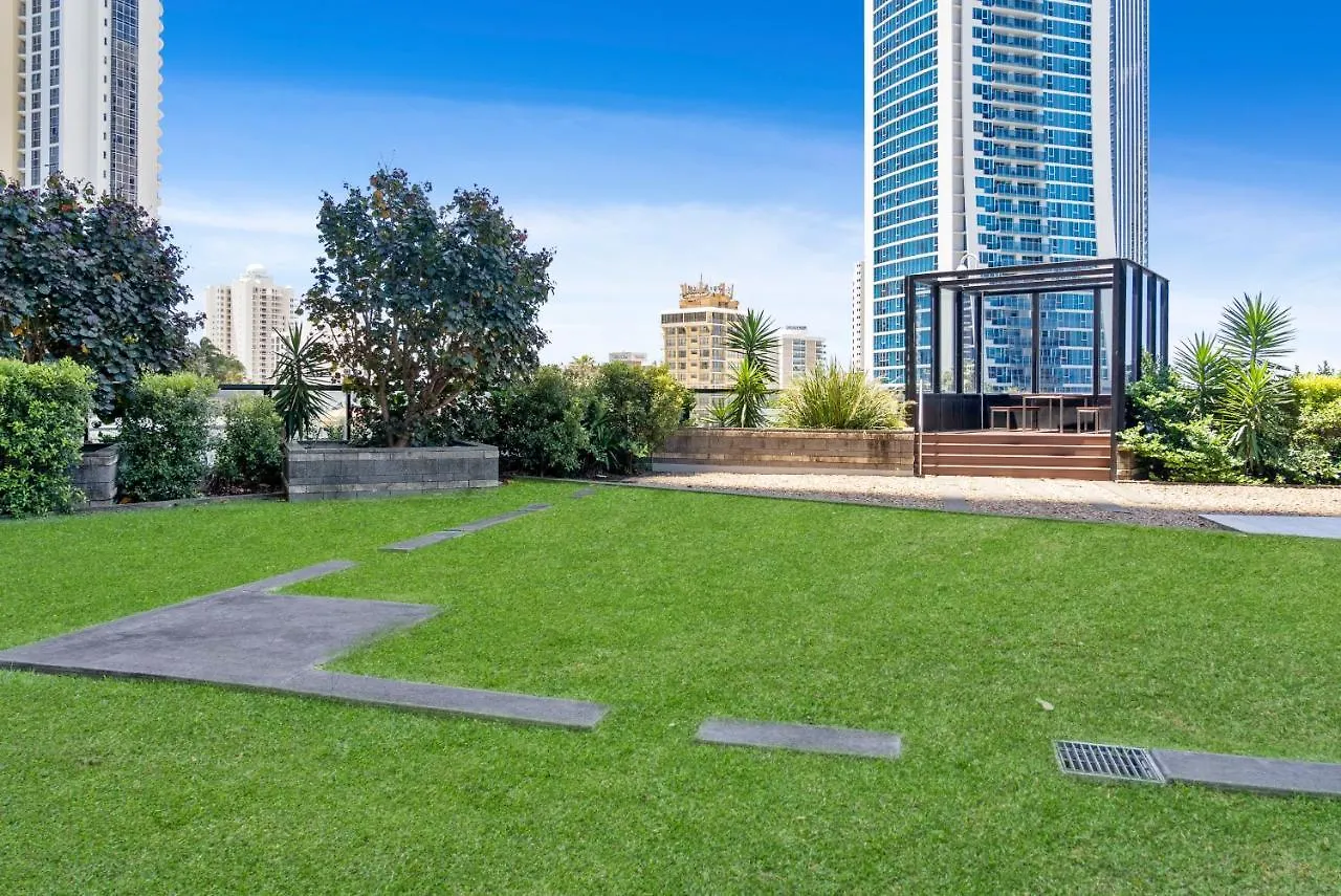 Circle On Cavil Subpenthouse 4Brm Lv52! Ocean View Apartment Gold Coast