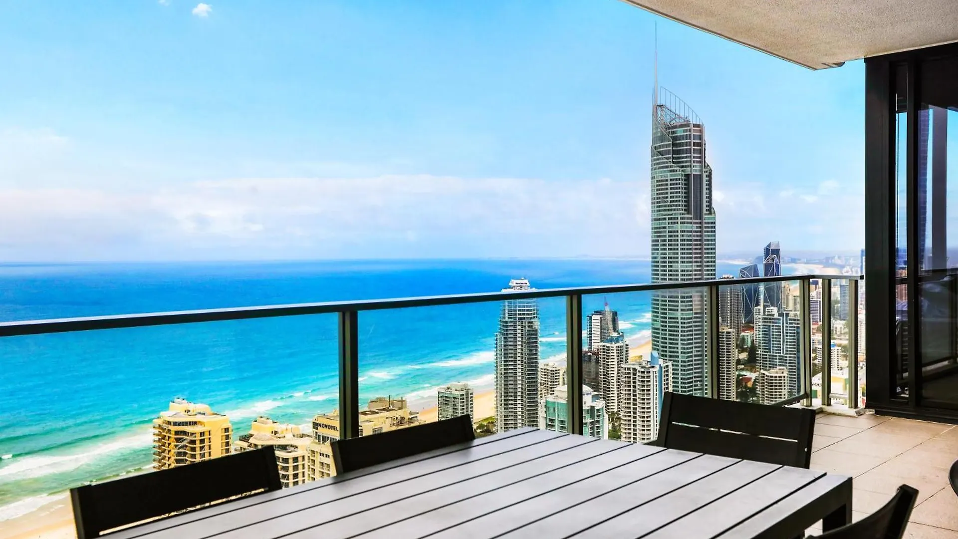 Circle On Cavil Subpenthouse 4Brm Lv52! Ocean View Apartment Gold Coast